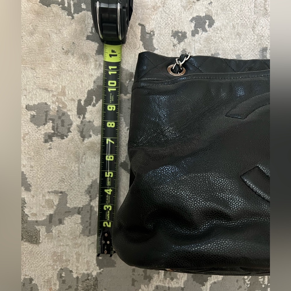 Chanel large caviar tote - Picture 10 of 12